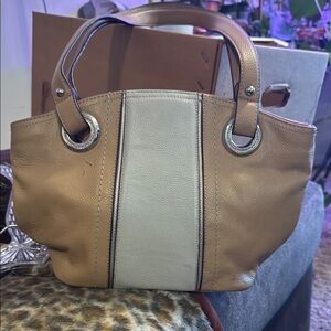 Cream and White Shoulder Bag with Rounded Shape and Leather Material